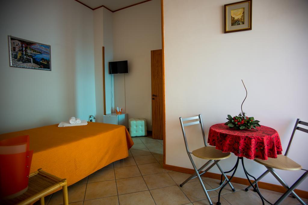Hotel Residence Lupiae Lecce Exterior photo
